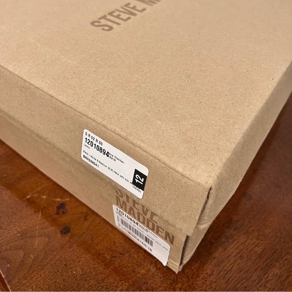 NWB Steve Madden Women's Larkin White Leather Lace up Boot - Multiple Sizes - Picture 16 of 17